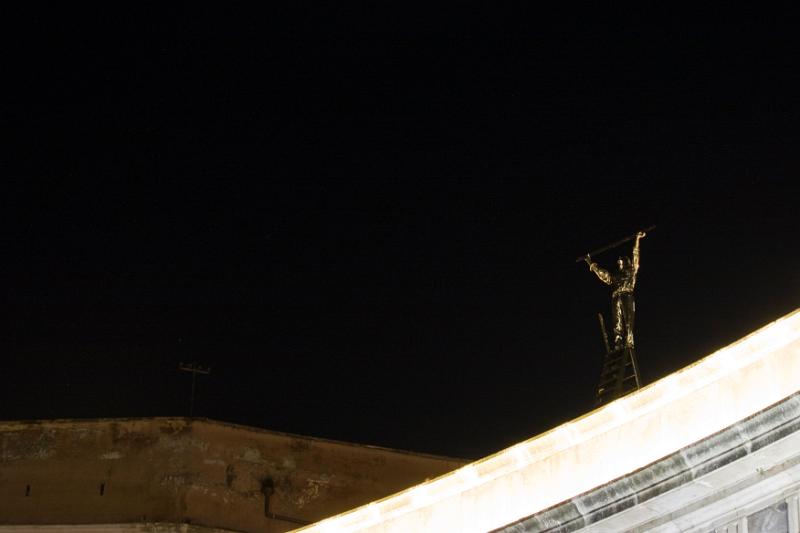 JAN FABRE - Il ragazzo con la luna e le stelle sulla testa, Piazza del Ple