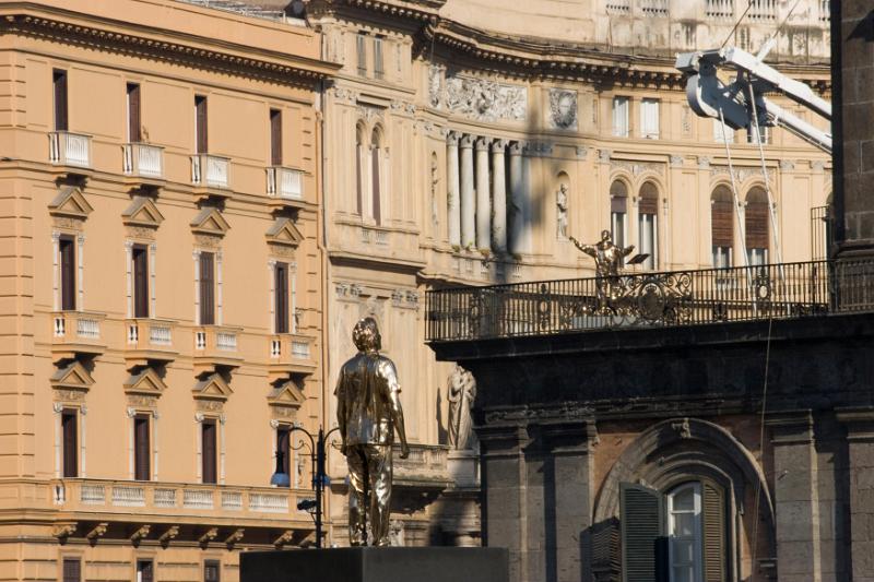 JAN FABRE - Il ragazzo con la luna e le stelle sulla testa, Piazza del Ple