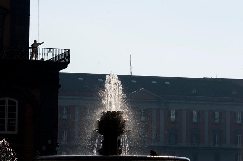 JAN FABRE - Il ragazzo con la luna e le stelle sulla testa, Piazza del Ple