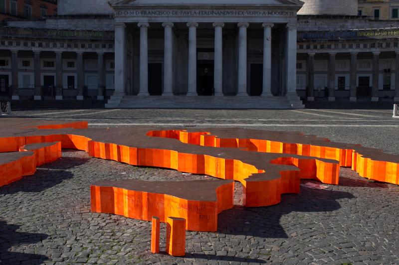 MICHELANGELO PISTOLETTO - Love Differences, Piazza del Plebiscito 2007
