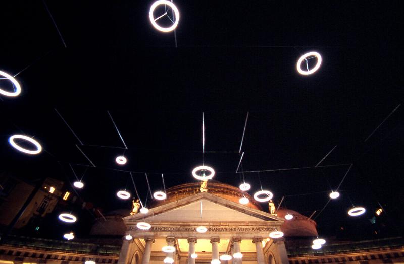 REBECCA HORN - Spiriti di madreperla, Piazza del Plebiscito 2002