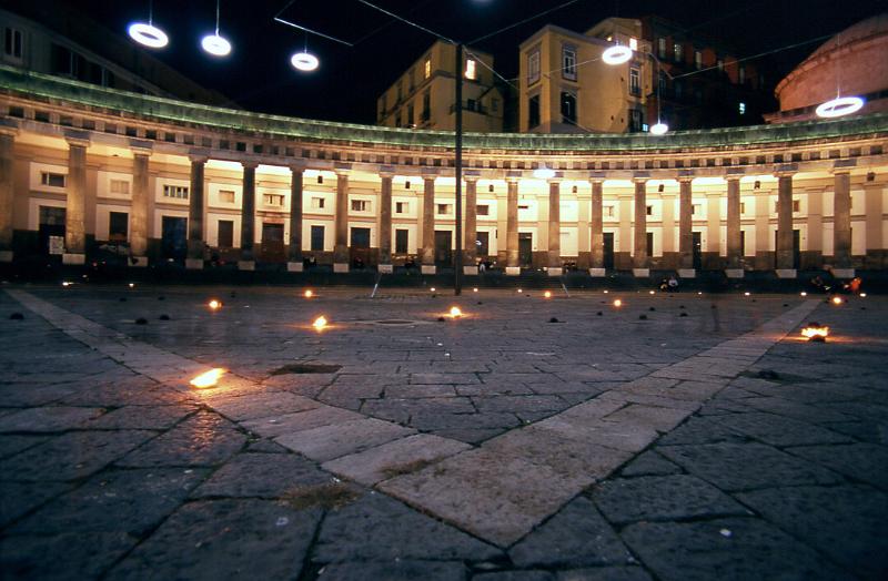 REBECCA HORN - Spiriti di madreperla, Piazza del Plebiscito 2002