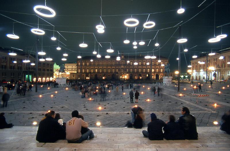 REBECCA HORN - Spiriti di madreperla,  Piazza del Plebiscito 2002