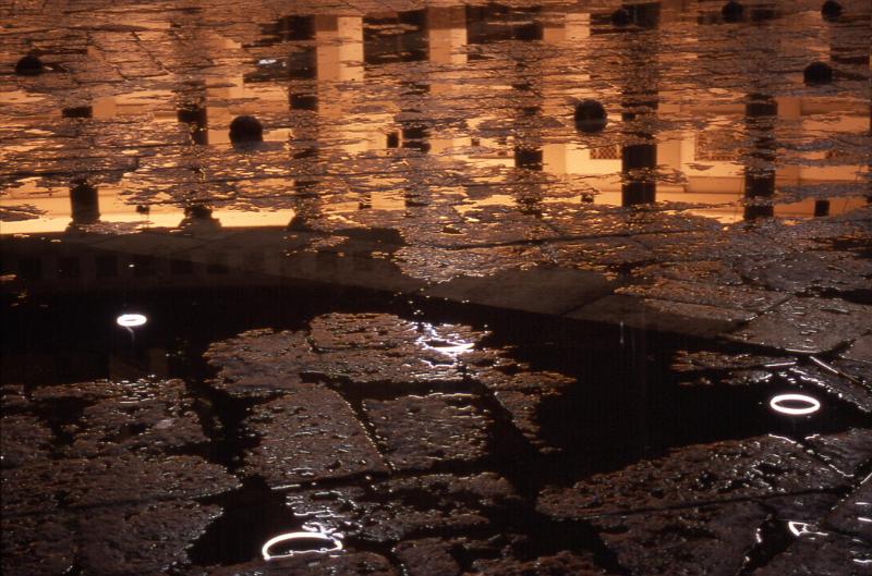REBECCA HORN - Spiriti di madreperla, Piazza del Plebiscito 2002