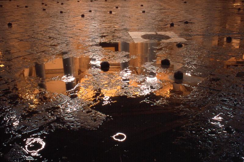 REBECCA HORN - Spiriti di madreperla, Piazza del Plebiscito 2002