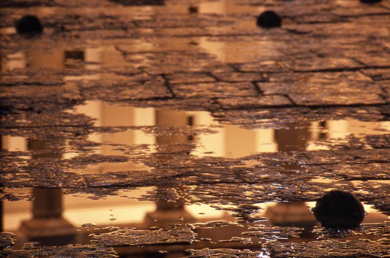 REBECCA HORN - Spiriti di madreperla, Piazza del Plebiscito 2002
