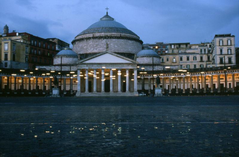 REBECCA HORN - Spiriti di madreperla, Piazza del Plebiscito 2002