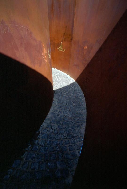 RICHARD SERRA - Naples , Piazza del Plebiscito 2003