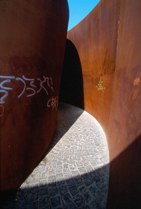 RICHARD SERRA - Naples , Piazza del Plebiscito 2003