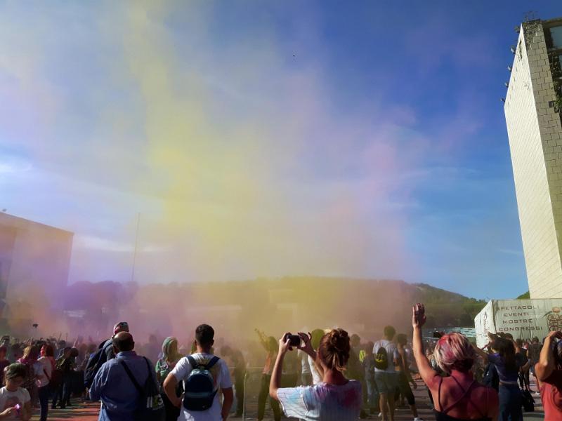 Festival dell'oriente, Holi